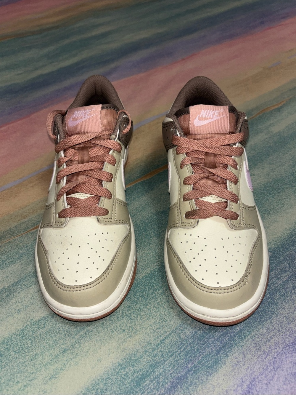 Nike Dunk Low GS Desert Khaki/Pink Foam Sneakers size 5Y/ women’s 6.5 FB9109 201 - Picture 3 of 9